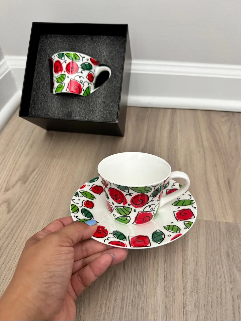 BRITTO Red Rose Porcelain Tea Cup Set